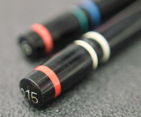 赤い輪っかはロットリングの証