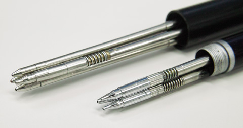 写真では分かり辛いですが、細部の作りでは雲泥の差があります。※4本が本製品