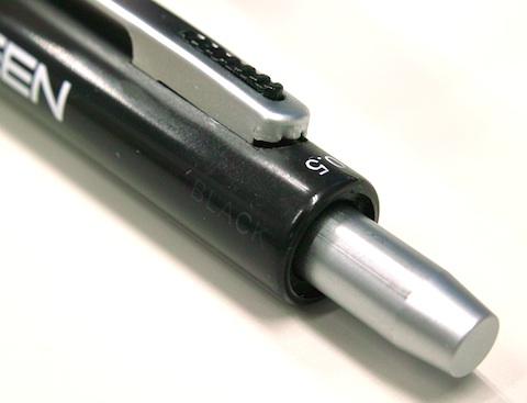 樹脂製だからなのか、0.5以外の文字がほとんど読めなくなりました...