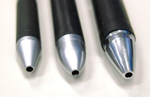 左からトリオペン、本製品、ジェットストリームの5色ペン