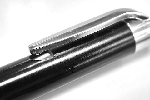 先端がスイッチになっているクリップ部