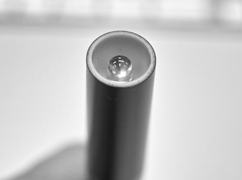 LEDは1球のみとなっています。