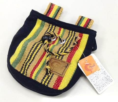 幅12cm、高さ14cmのミニサイズです。