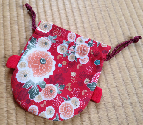 裏側はただの和柄となっています。