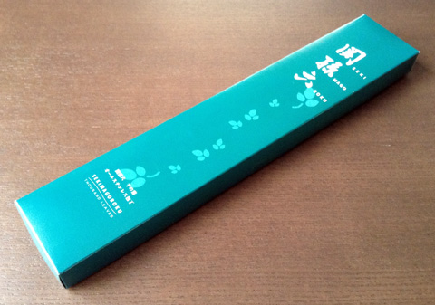 本製品は紙製の箱に入っていました。