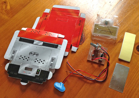 部材はこれだけですが、、、紙製の本体が曲者です^_^;