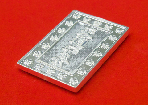 裏面には「交通安全」と書かれています^_^;