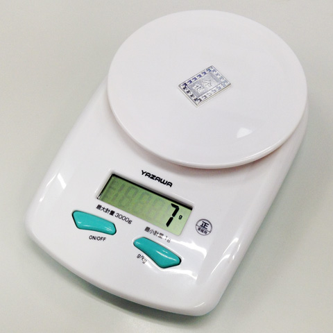 小さいけど意外と重いですね。