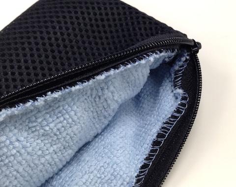 内側はマイクロファイバーになっています。