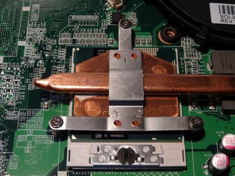 ノートのクーラーってこんな形してるんですね