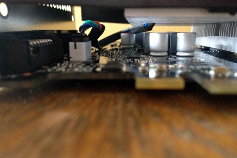 ファンコネクタ(電力ケーブルは4本)