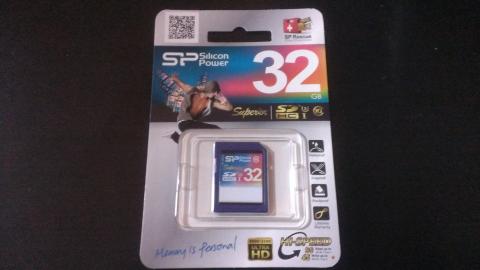 新規格対応モデルでもパッケージデザインが旧モデル代わり映えしないのは残念