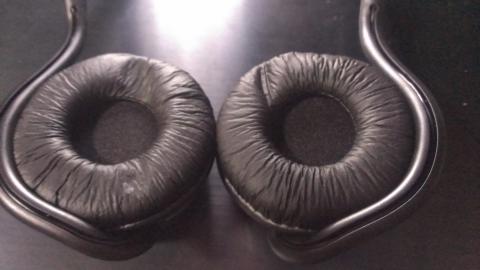 フィット感良好のネックバンド