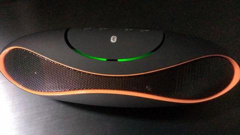 迫力の高出力ステレオスピーカー