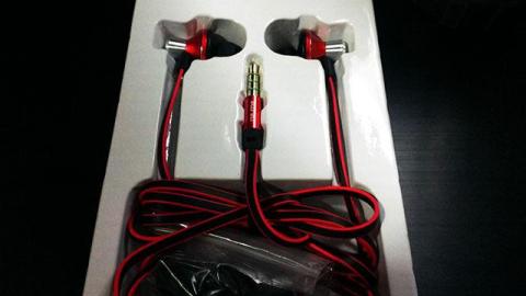 カナル型なのにドライバユニットが大きいw