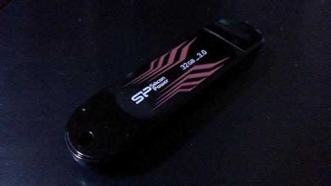 発熱で色が変わるらしいが発熱しないので未確認w