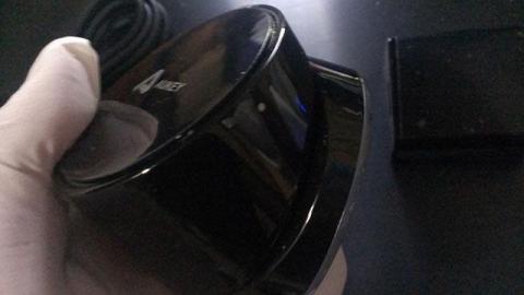 360度回転する充電台座