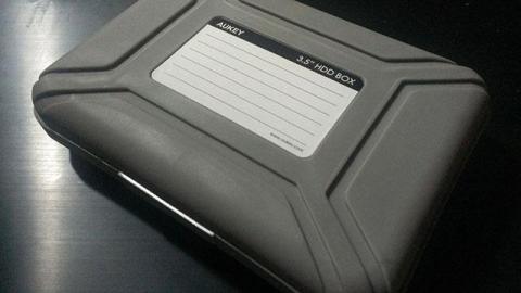 無骨で渋いデザイン