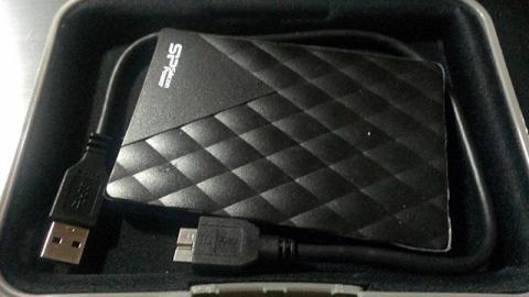 2.5インチならケーブルまで収納可能