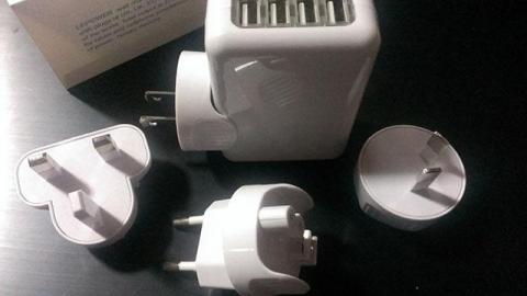 どの国でもアダプター変更で対応可能