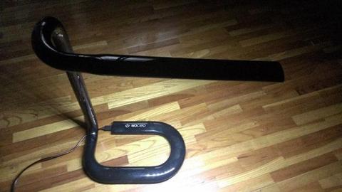 かなり明るいので輝度の調節をおすすめします。