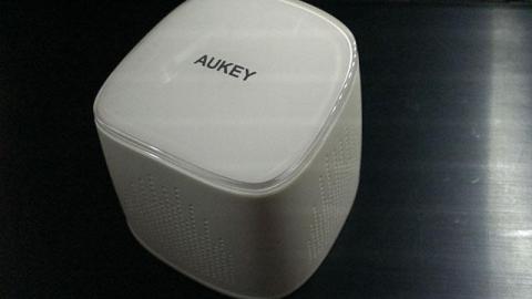 出力3W同社のステレオタイプの半分