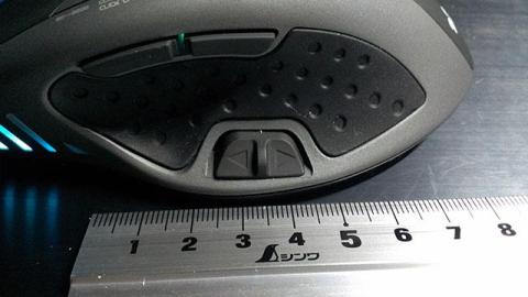 手の小さい日本人に最適なボタン配置