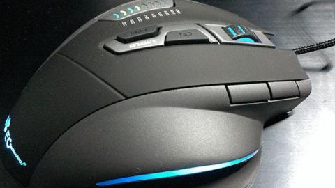 右手専用ですがフィット感は抜群