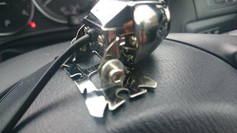 金属製のタフなカメラ