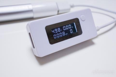 電圧・電流・積算電流が一目で判ります。