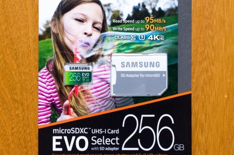 日本にはない緑色のカード