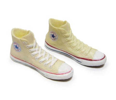 手前が消しゴム