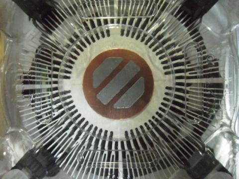 銅柱が埋め込まれています