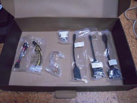 付属のケーブル類