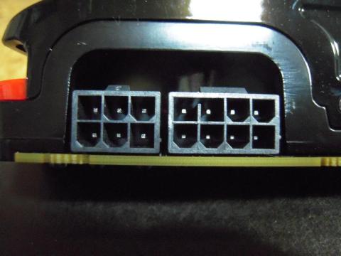 補助電源は8pin+6pin