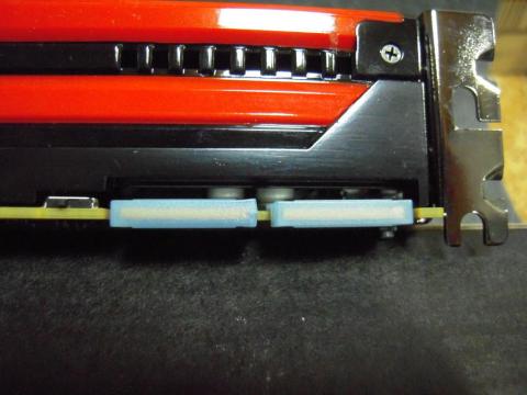 CrossFireコネクタ部