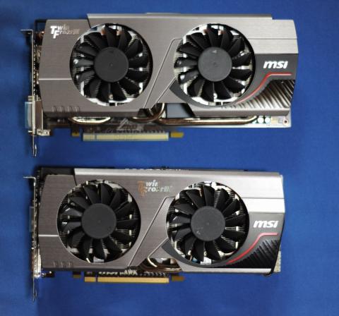 N680GTX TwinFrozrIII(上)、N560Ti Hawk(下)。680の方が微妙に長いです