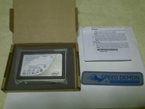 中身と付属品です。