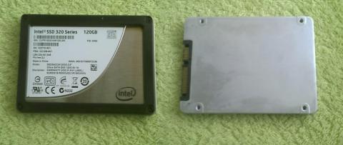 相変わらず・・・裏はさびしいなぁ・・・