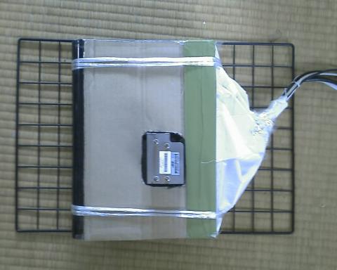 端子に埃が溜まるといけないのでビニールでガード!