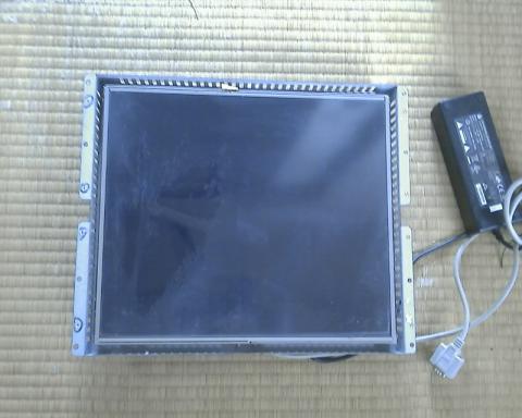 メーカー不明のタッチパネル液晶17インチ!表