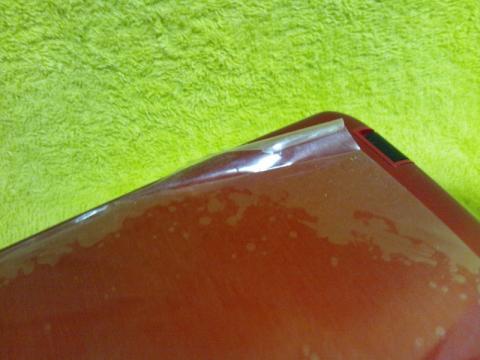 保護?シートが初めからめくれていた