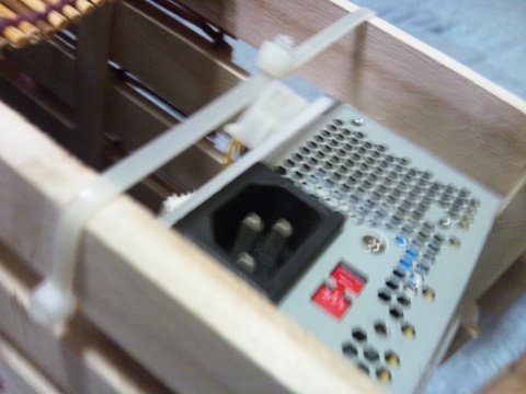 電源スペースがギリギリだったので・・・