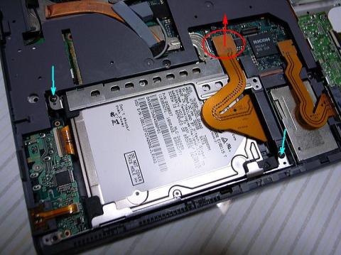 HDDマウンタのネジなど