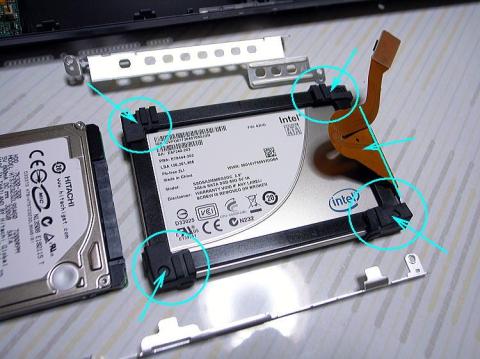 SSD組み付け1