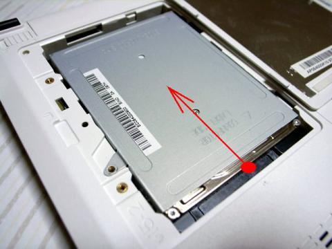 HDDコネクタ離脱