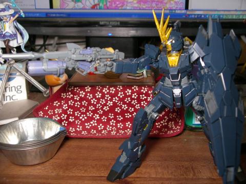 ノルンの特徴、リボルビングランチャーとアームドアーマーDE