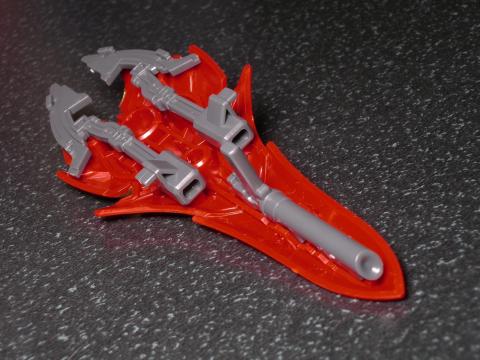 アックスとランチャーはシールドにマウント可能