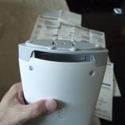 十数秒外し方に悩む(太くないつもりの指で押しても、なかなか外せない)