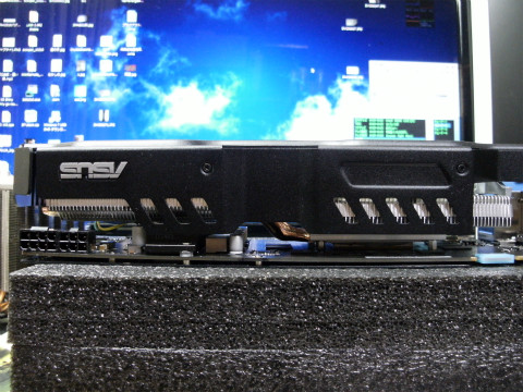 3スロット占有のクーラー